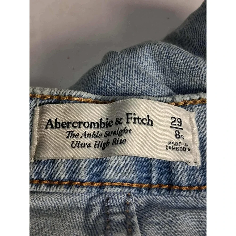Abercrombie Fitch Ultra High‎ Rise Ankle Straight Distressed Light Wash Jeans 29